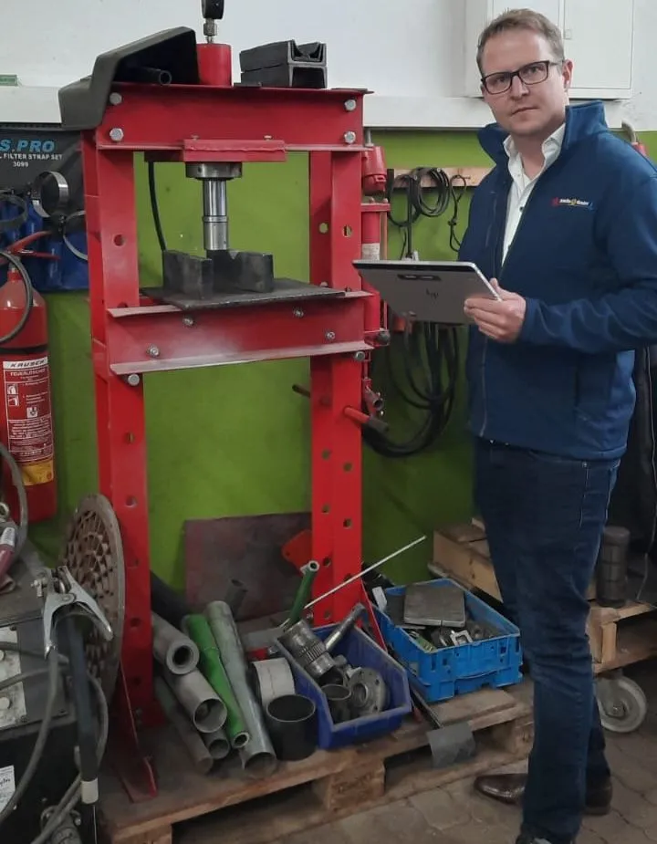 Nachhaltige Strategien zum Schutz des Unternehmens Fachkraft zeigt Strategien zum Unternehmensschutz