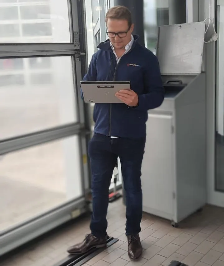 Flucht- und Rettungsplan Vorschriften für umfassenden Schutz Mitarbeiter zeigt Flucht- und Rettungsplan Vorschriften