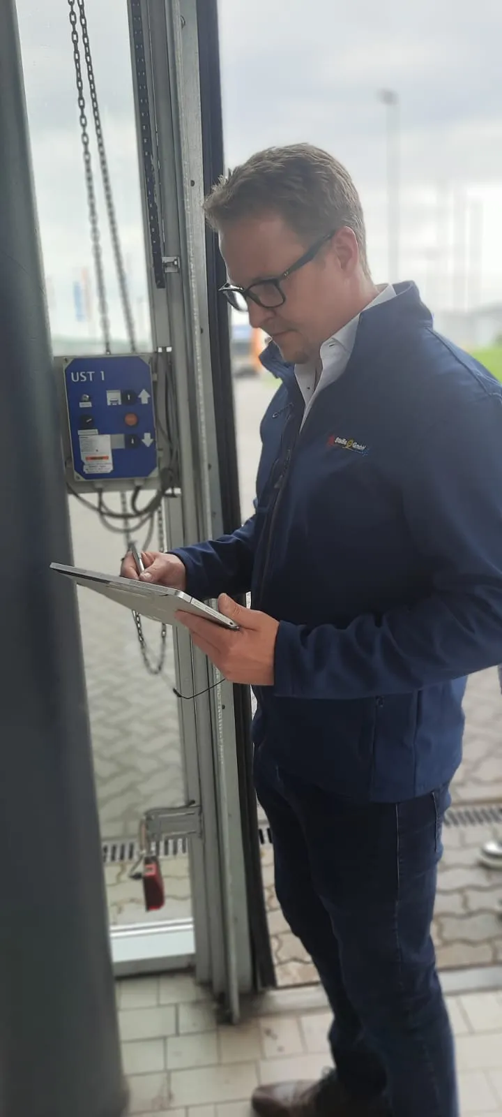 Fachkraft für Arbeitssicherheit im Betrieb professionelle Fachkraft für Arbeitssicherheit im Betrieb